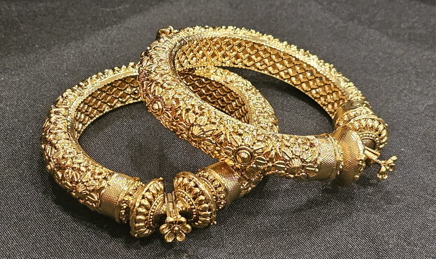 Rajwadi Brass Kada – 2-Piece Antique Gold Openable Set